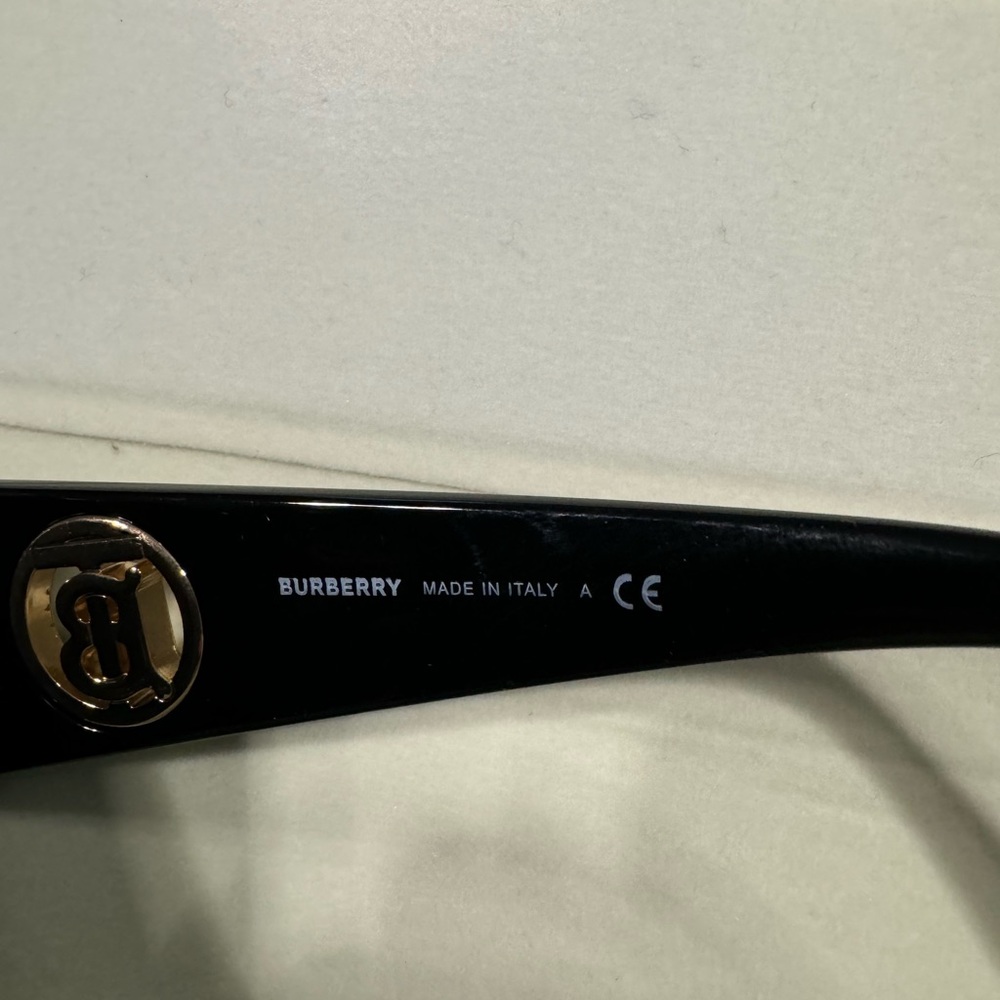 Burberry Elegant Black Sunglasses - Picture 3 of 5